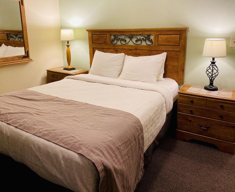 Salida Inn & Monarch Suites image
