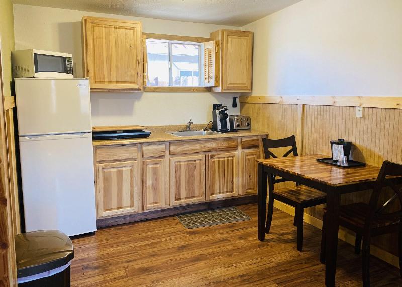 Salida Inn & Monarch Suites image
