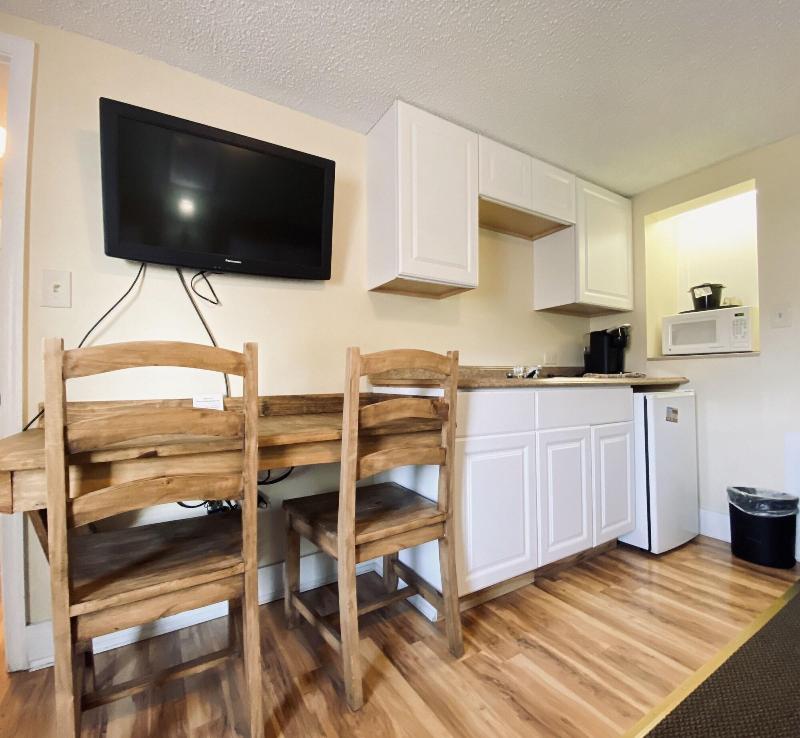 Salida Inn & Monarch Suites image