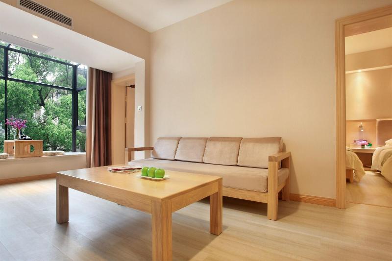 Zhengyang City Center Family Inn image
