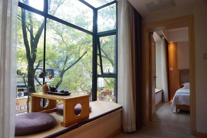 Zhengyang City Center Family Inn image