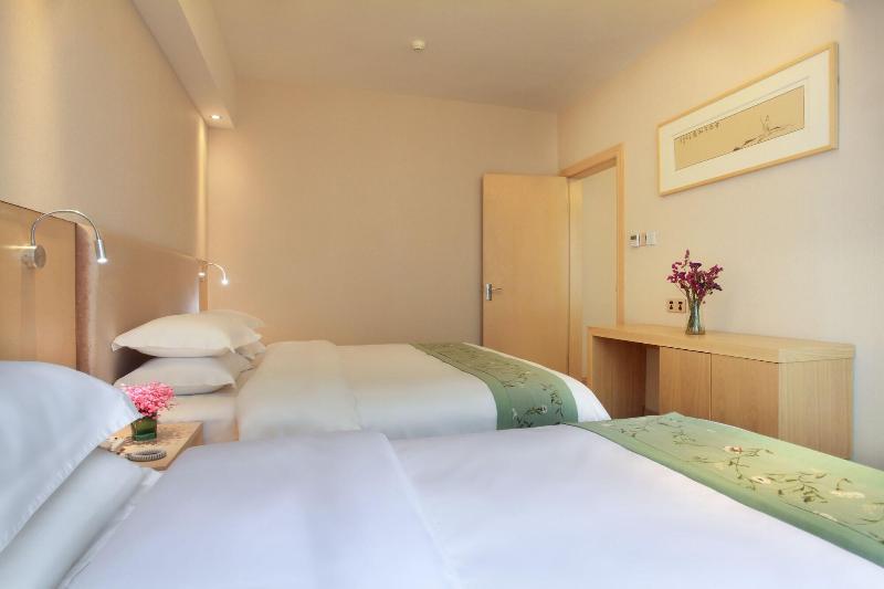Zhengyang City Center Family Inn image