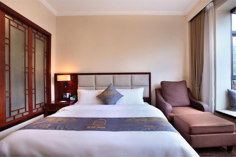 Zhengyang City Center Family Inn image