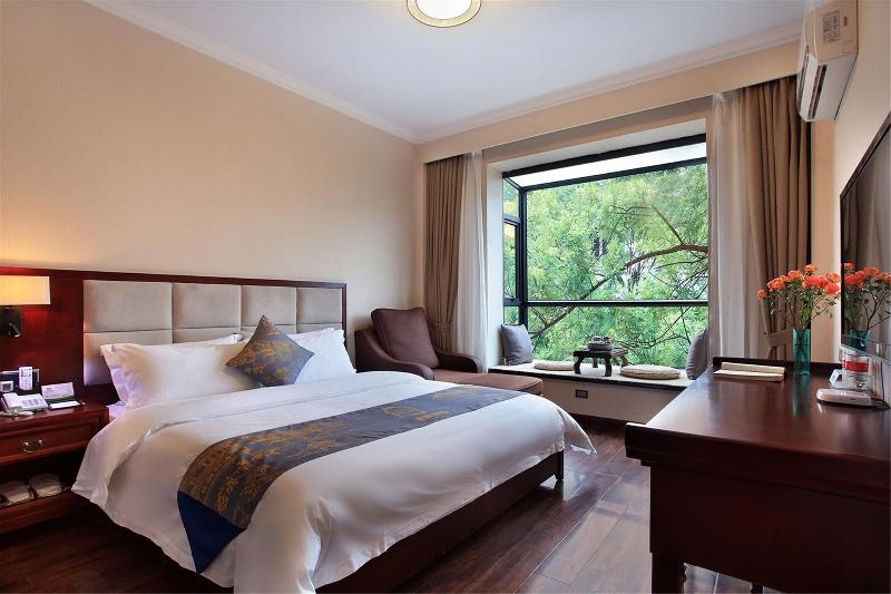 Zhengyang City Center Family Inn image