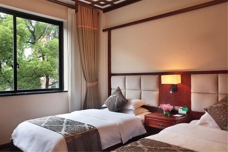 Zhengyang City Center Family Inn image