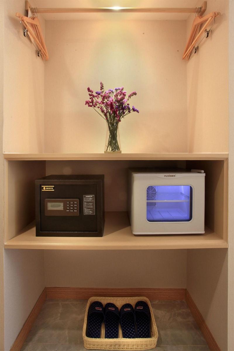 Zhengyang City Center Family Inn image