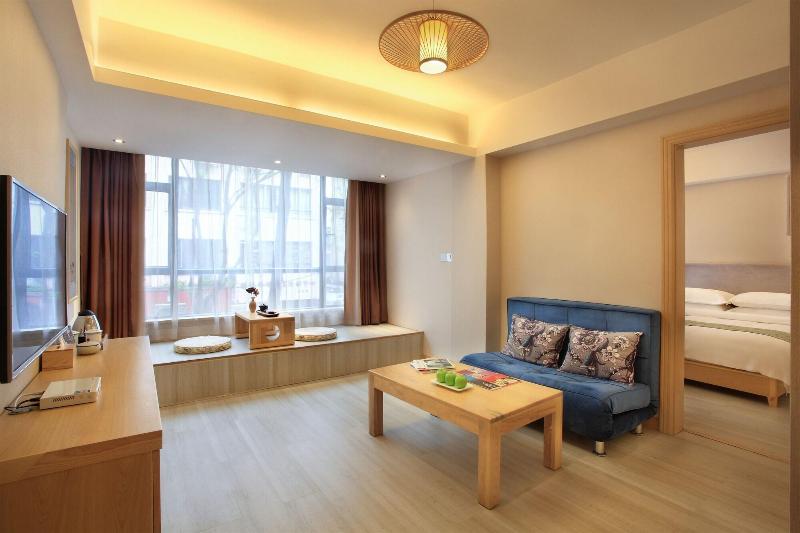 Zhengyang City Center Family Inn image