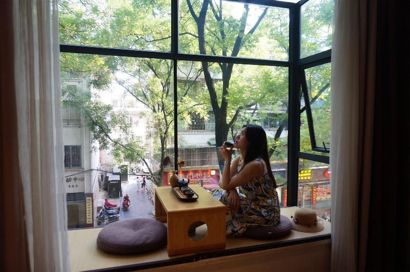 Zhengyang City Center Family Inn image
