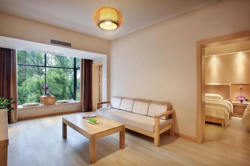 Zhengyang City Center Family Inn image
