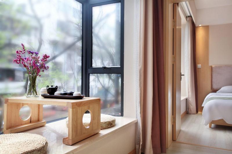 Zhengyang City Center Family Inn image