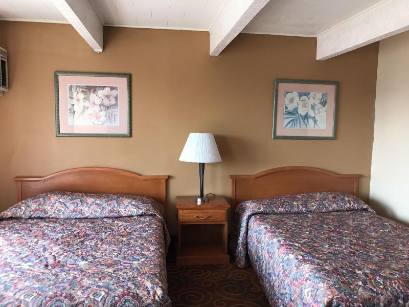La Fontana Motel image