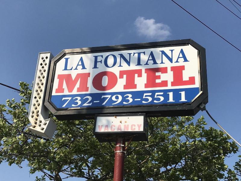 La Fontana Motel image
