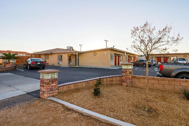 Motel 6 Hesperia, CA - East image