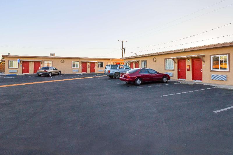 Motel 6 Hesperia, CA - East image