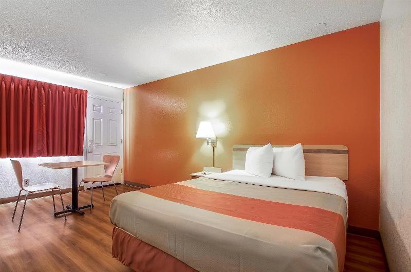 Motel 6 Colby, KS image