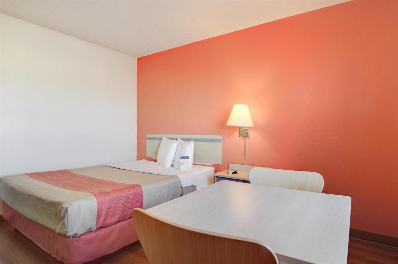 Motel 6 Colby, KS image