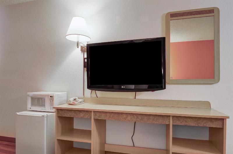 Motel 6 Colby, KS image
