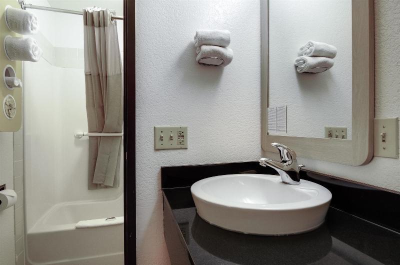 Motel 6 Colby, KS image