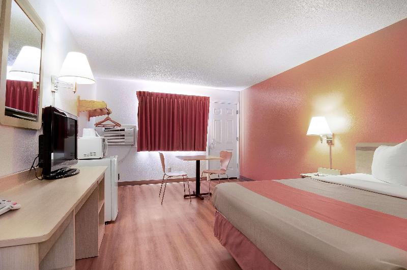 Motel 6 Colby, KS image