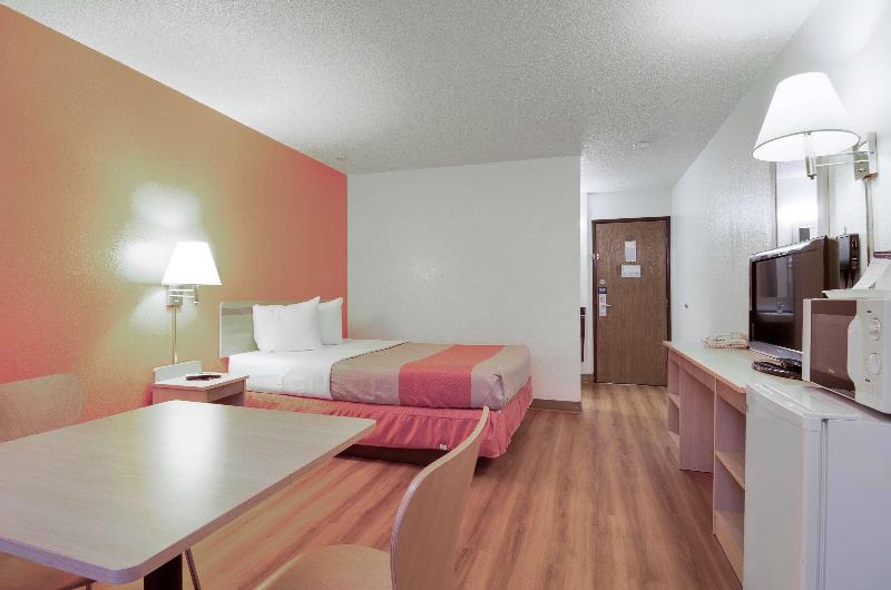 Motel 6 Colby, KS image