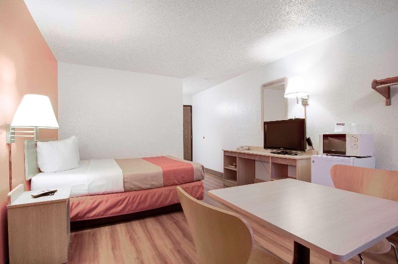 Motel 6 Colby, KS image