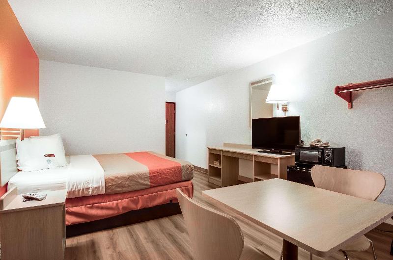 Motel 6 Colby, KS image
