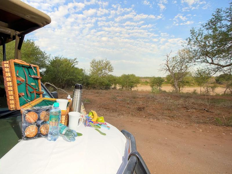 Mvuradona Safari Lodge image