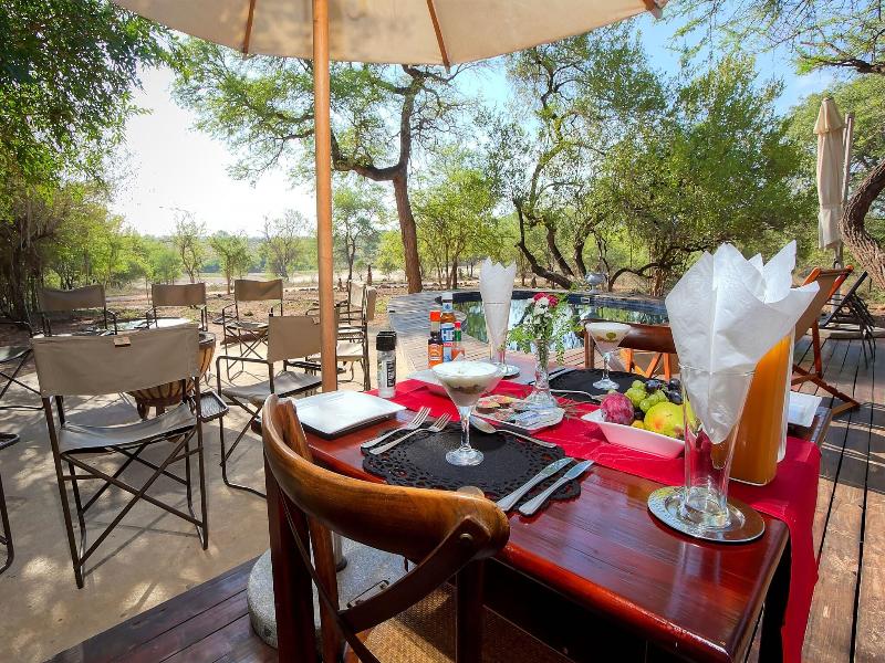 Mvuradona Safari Lodge image