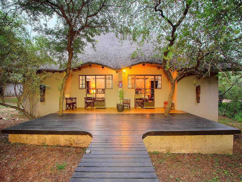 Mvuradona Safari Lodge image