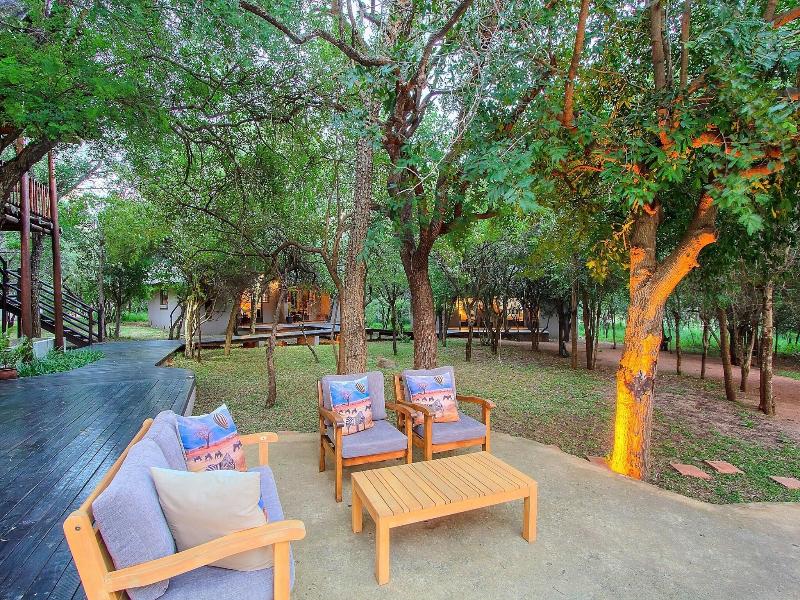 Mvuradona Safari Lodge image