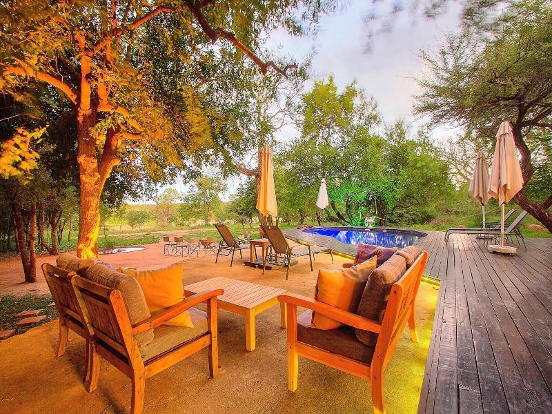 Mvuradona Safari Lodge image