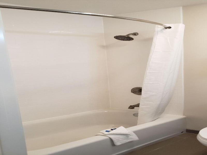 Good Nite Inn Camarillo image