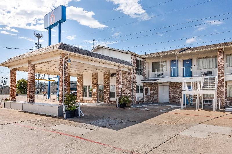 Motel 6 Fort Worth, TX - Convention Center image
