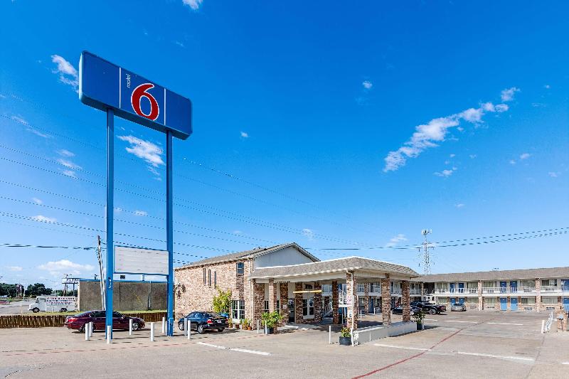 Motel 6 Fort Worth, TX - Convention Center image