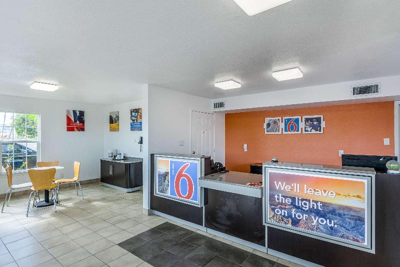 Motel 6 Fort Worth, TX - Convention Center image