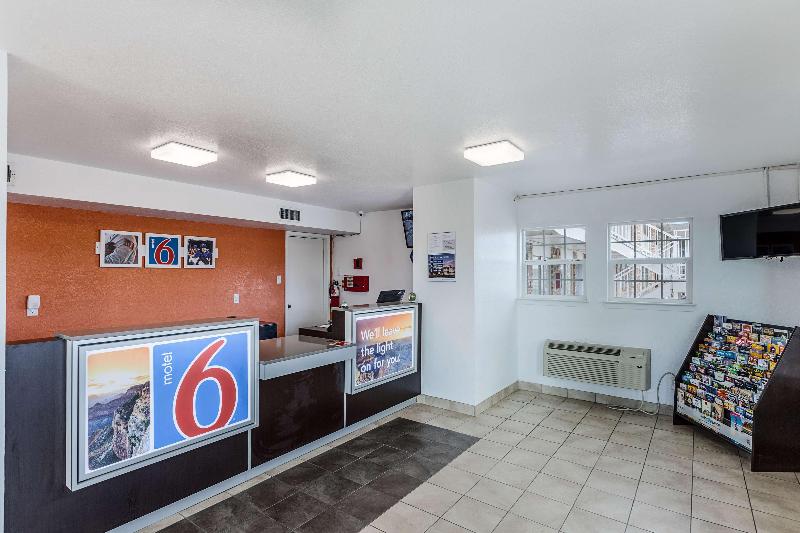 Motel 6 Fort Worth, TX - Convention Center image