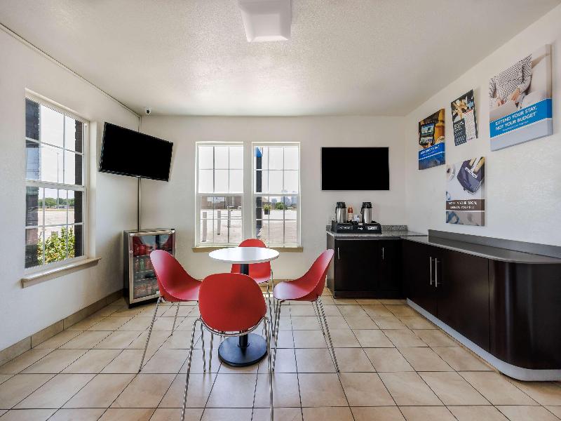 Motel 6 Fort Worth, TX - Convention Center image