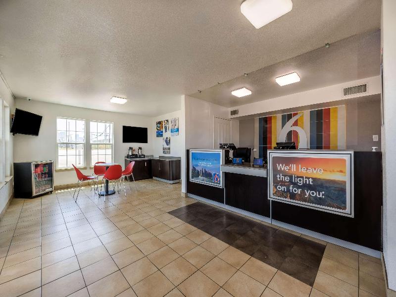 Motel 6 Fort Worth, TX - Convention Center image