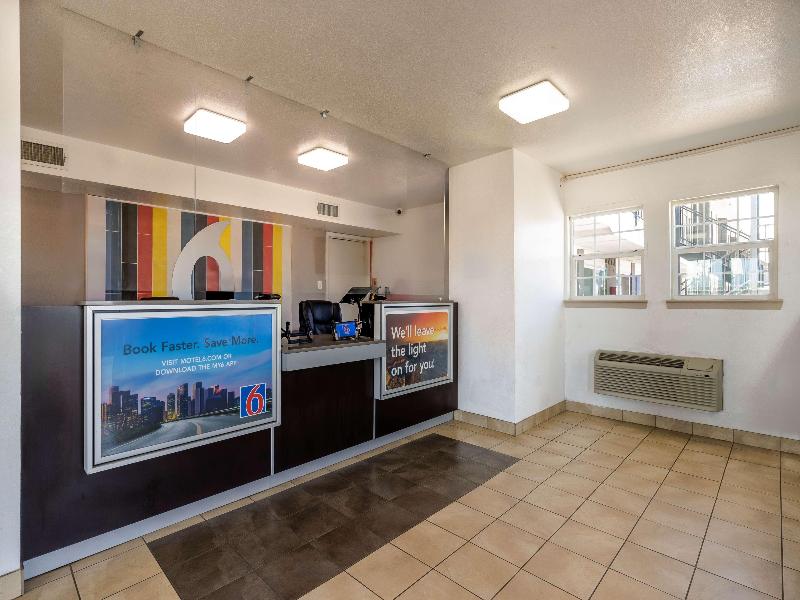 Motel 6 Fort Worth, TX - Convention Center image