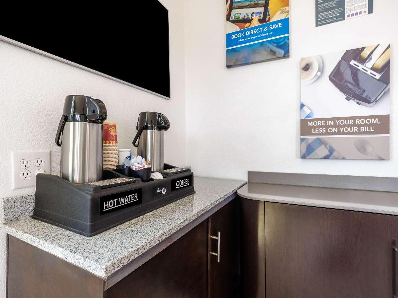 Motel 6 Fort Worth, TX - Convention Center image