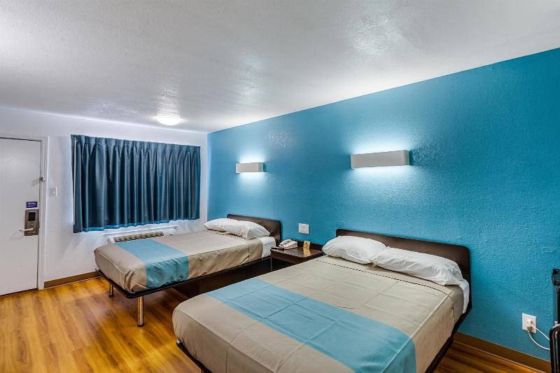 Motel 6 Fort Worth, TX - Convention Center image