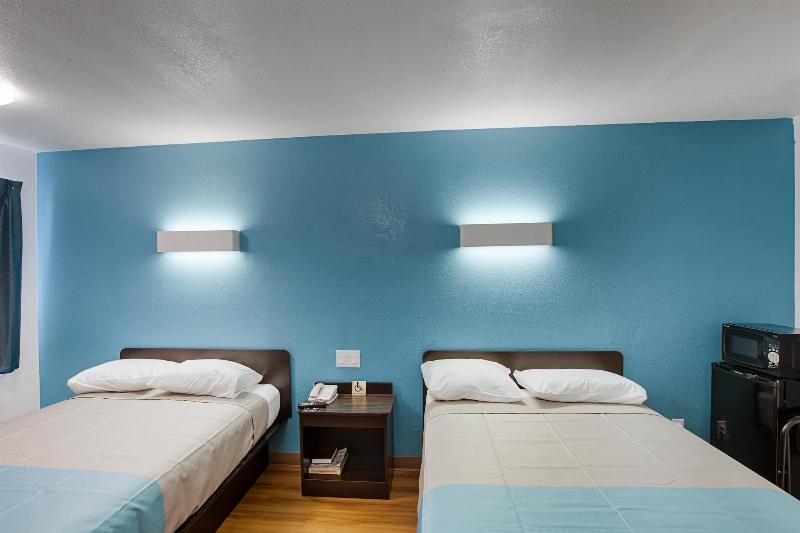 Motel 6 Fort Worth, TX - Convention Center image