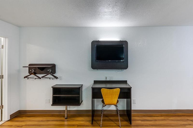 Motel 6 Fort Worth, TX - Convention Center image