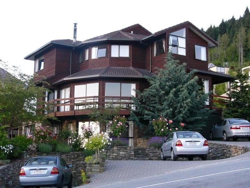 Balmoral Lodge image