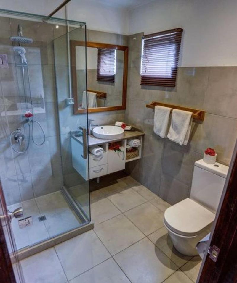 The Seaview Lodge image