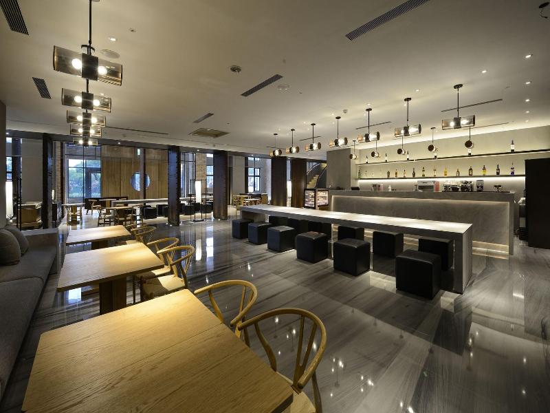 Evergreen Palace Hotel Chiayi image