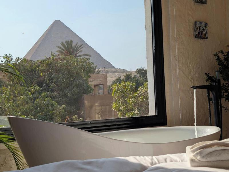 3 Pyramids View Inn image