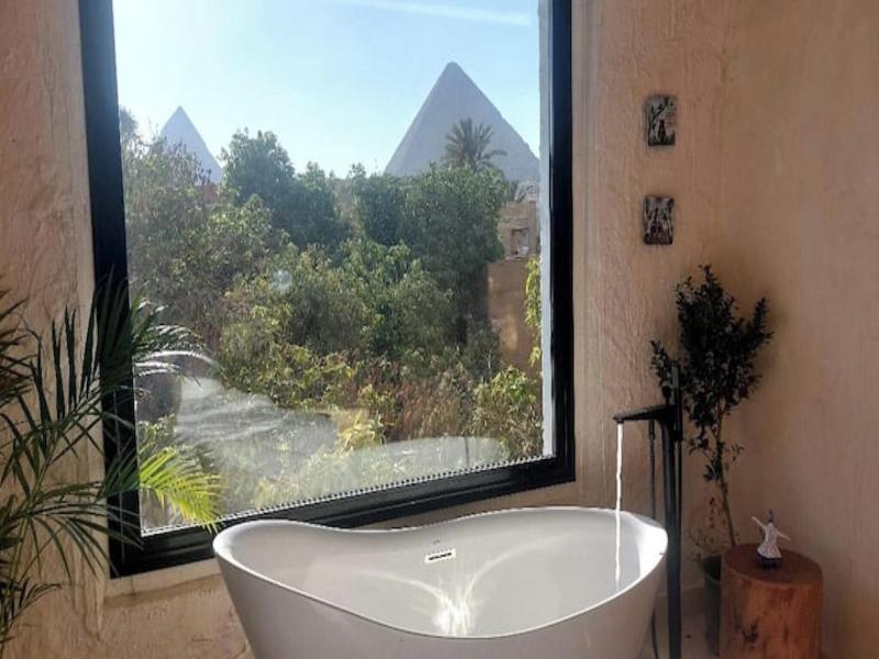 3 Pyramids View Inn image
