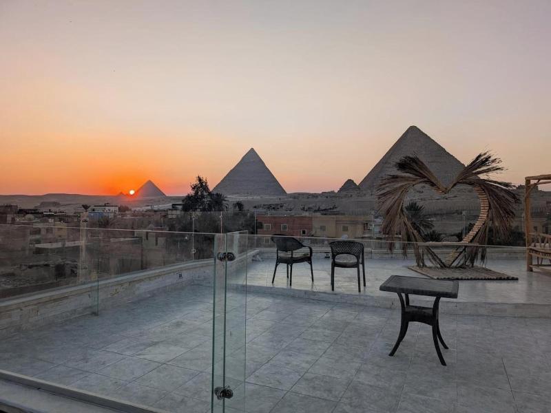 3 Pyramids View Inn image