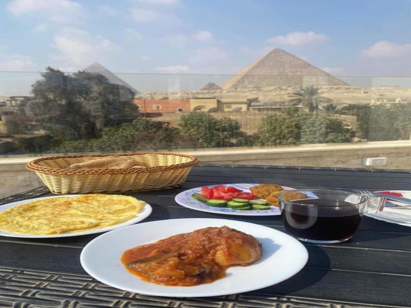 3 Pyramids View Inn image